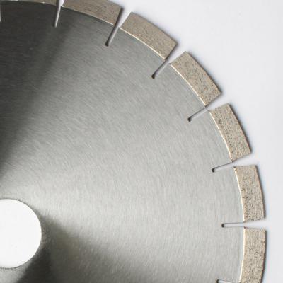 Diamond cutting blade for granite