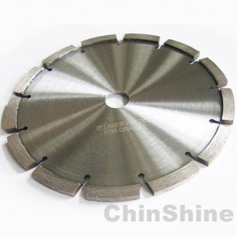 Tuck pointed diamond cutting disc